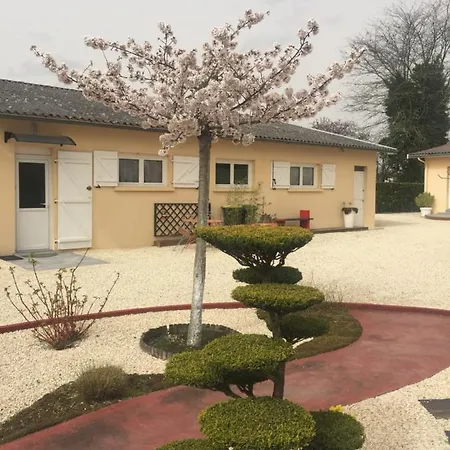 Appartement Maison Calme Avec Parking Gratuit Saint-Medard-de-Guizieres