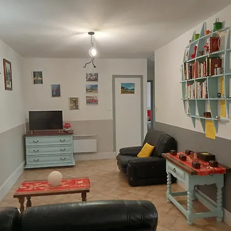 Maison Calme Avec Parking Gratuit Appartement