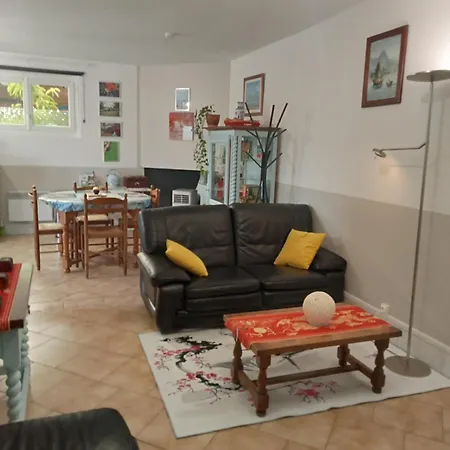 Appartement Maison Calme Avec Parking Gratuit Saint-Medard-de-Guizieres