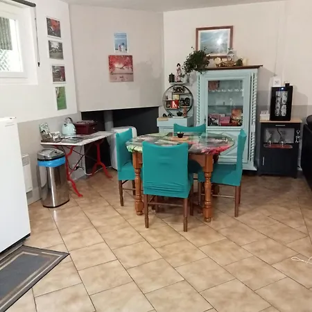 Appartement Maison Calme Avec Parking Gratuit Saint-Medard-de-Guizieres