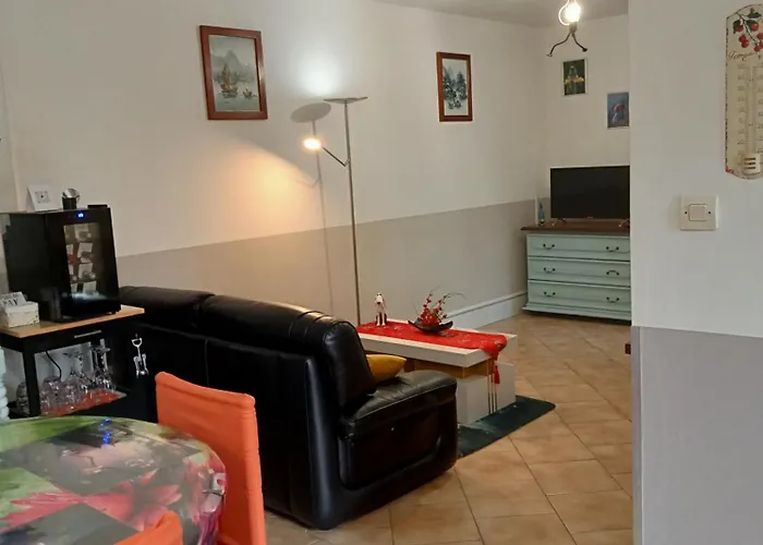 Proche St Emilion , Pause Quelque Part Recharge Pour Voiture Electrique Inclu *